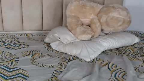 noah_smith01 online show from February 3, 6:40 am