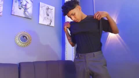 NOAH SMITH online show from March 4, 3:13 am