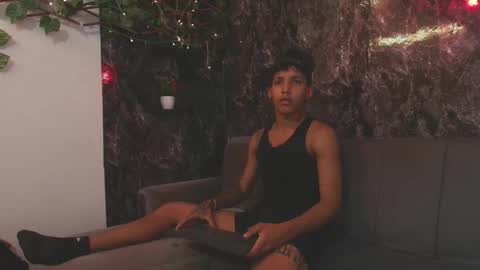 NOAH SMITH online show from March 16, 5:44 am