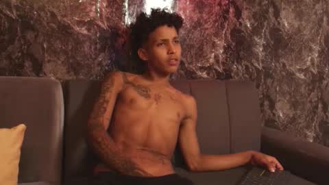 NOAH SMITH online show from March 7, 3:48 am