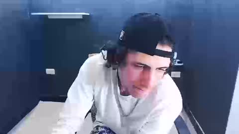 noah_sokolov online show from January 9, 11:10 pm