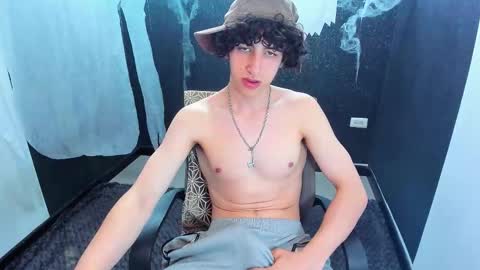 noah_sokolov online show from October 18, 8:14 pm