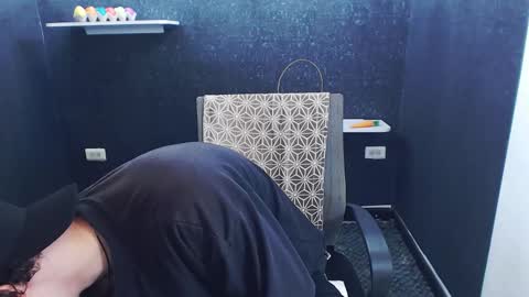 noah_sokolov online show from January 31, 7:11 pm