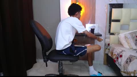 Snapshot of noah_the_kingmaster chatting on October 9, 7:52 pm NOAH online show from October 9, 7:52 pm