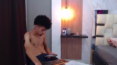 Snapshot of noah_the_kingmaster chatting on September 19, 2:06 pm NOAH online show from September 19, 2:06 pm