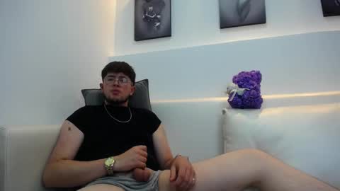 Noah online show from February 2, 9:12 pm