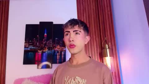 Snapshot of noah_xitruxx chatting on September 25, 1:43 pm Noah online show from September 25, 1:43 pm