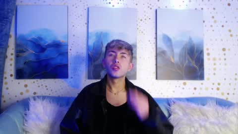 Noah online show from December 14, 1:06 pm