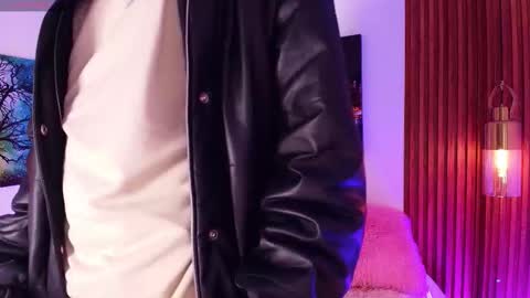 Snapshot of noah_xitruxx chatting on September 30, 1:03 pm Noah online show from September 30, 1:03 pm