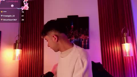Snapshot of noah_xitruxx chatting on October 6, 12:32 pm Noah online show from October 6, 12:32 pm