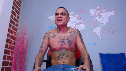 noahdiaz__ online show from November 4, 9:27 pm