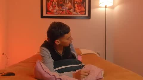 noahh_sky online show from March 31, 4:03 am