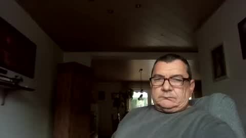 nobbie44 online show from September 18, 8:49 am