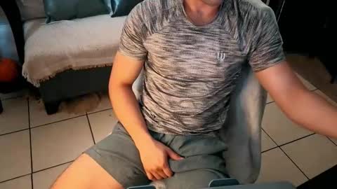 nobudget06 online show from November 4, 2:29 pm