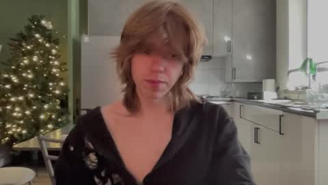 Snapshot of noel_cox chatting on January 18, 9:34 am noel online show from January 18, 9:34 am