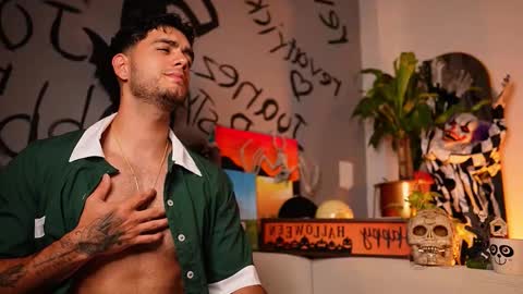 Snapshot of noha_miler chatting on October 30, 12:13 am kevin online show from October 30, 12:13 am