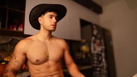 Snapshot of noha_miler chatting on November 1, 1:09 am kevin online show from November 1, 1:09 am