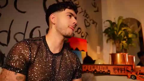 Snapshot of noha_miler chatting on October 26, 12:12 am kevin online show from October 26, 12:12 am