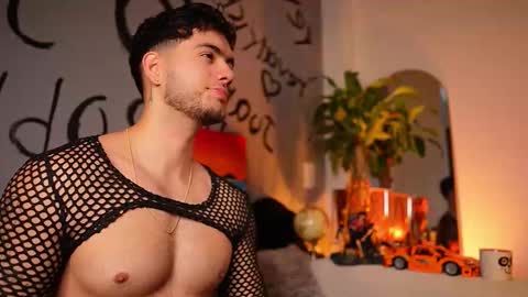 Snapshot of noha_miler chatting on October 18, 5:40 pm kevin online show from October 18, 5:40 pm