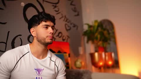 kevin online show from November 24, 7:04 pm