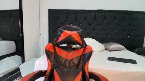 Noha Drake online show from March 21, 8:19 am