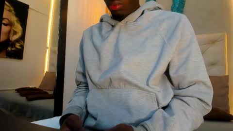 noir_king0 online show from February 20, 2:52 am