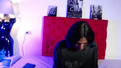 Noire online show from March 6, 2:30 am