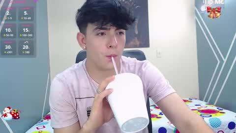 Snapshot of nolan_twink chatting on December 8, 5:55 pm Nolan online show from December 8, 5:55 pm
