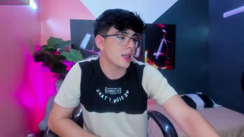 Snapshot of nolan_twink chatting on December 13, 6:53 am Nolan online show from December 13, 6:53 am