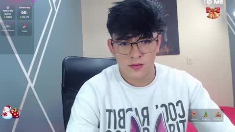 Snapshot of nolan_twink chatting on December 24, 5:55 pm Nolan online show from December 24, 5:55 pm