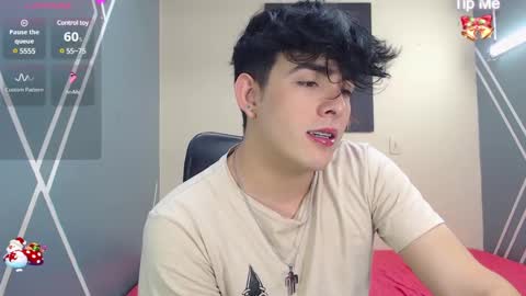 Snapshot of nolan_twink chatting on December 21, 5:40 pm Nolan online show from December 21, 5:40 pm