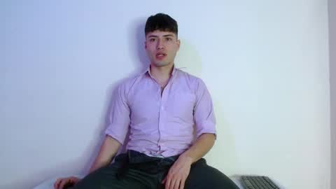 Snapshot of nolanjay chatting on October 1, 2:15 am NolanJay69 online show from October 1, 2:15 am