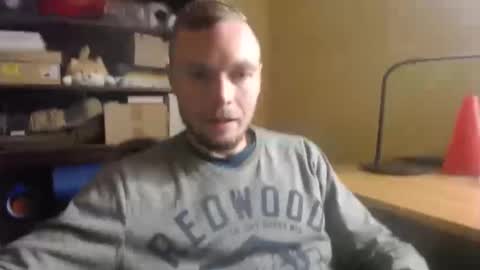 Snapshot of nontipperjakub chatting on December 24, 7:44 pm J. online show from December 24, 7:44 pm