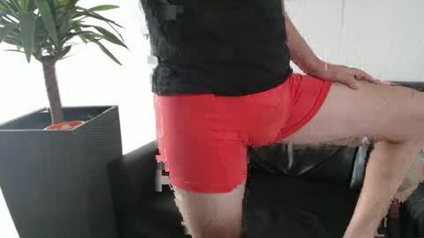 nordicrunner76 online show from June 14, 6:37 am