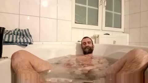 not4one online show from March 9, 9:25 pm