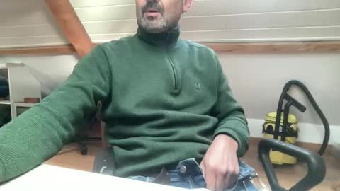 noux69 online show from November 17, 1:25 pm