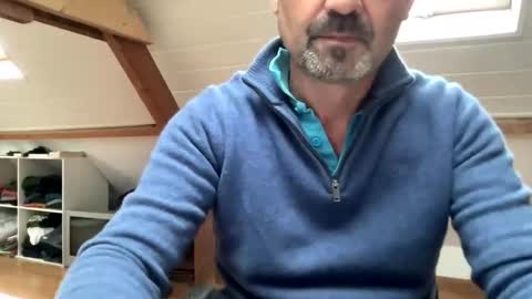 Snapshot of noux69 chatting on October 14, 2:35 pm noux69 online show from October 14, 2:35 pm