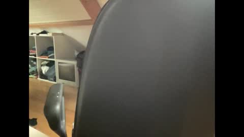 Snapshot of noux69 chatting on October 11, 2:54 pm noux69 online show from October 11, 2:54 pm