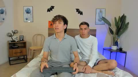 Snapshot of novaybrian chatting on October 30, 5:09 am NovayBrian online show from October 30, 5:09 am