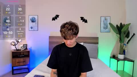 Snapshot of novaybrian chatting on October 19, 5:01 am NovayBrian online show from October 19, 5:01 am