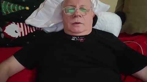 nukiss online show from November 12, 10:10 am