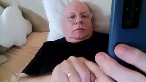 nukiss online show from November 24, 10:27 am