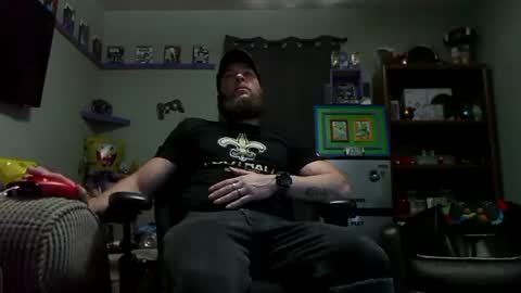 Snapshot of number1dad_ chatting on September 27, 8:17 pm Awwwww Hey Sweetie Pies. Welcome To The Sweetie Pie Lounge. Enjoy The Dad-Cast. SweetCorny Fun-loving Dad Talk. online show from September 27, 8:17 pm
