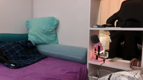 Chatty femboy full of love 3 online show from April 24, 9:33 am