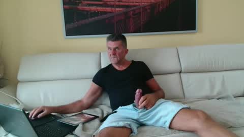 Snapshot of nymphomanboy chatting on October 2, 6:39 am Marc online show from October 2, 6:39 am