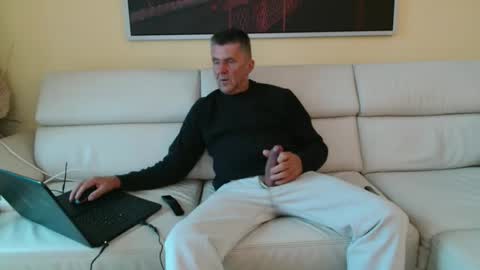 Snapshot of nymphomanboy chatting on October 6, 5:34 am Marc online show from October 6, 5:34 am