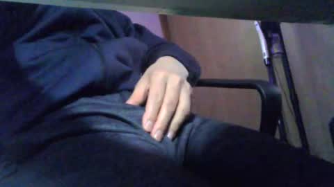 obahiro823844 online show from April 30, 9:16 am