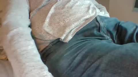 obedient9402 online show from December 17, 1:49 pm
