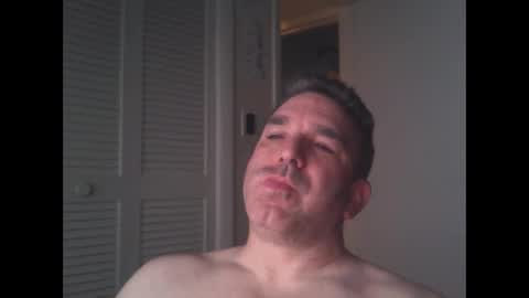 Snapshot of oceanmanx chatting on December 31, 12:43 am Ocean online show from December 31, 12:43 am