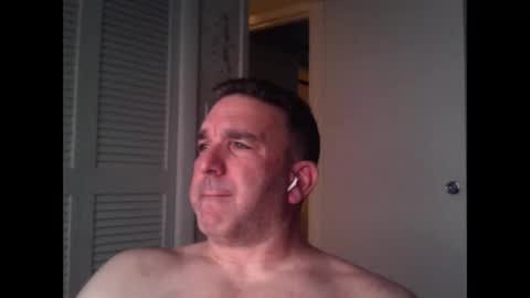 Snapshot of oceanmanx chatting on October 19, 5:34 am Ocean online show from October 19, 5:34 am